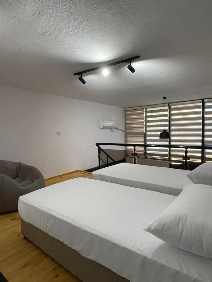 D&E Apartaments Тирана Екстериор снимка