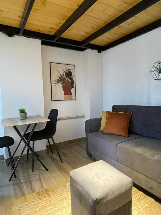 D&E Apartaments Тирана Екстериор снимка